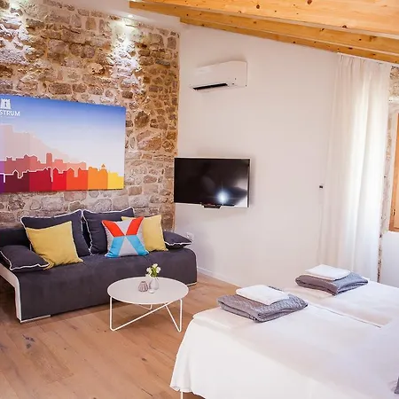 Apartment Castrum Design *